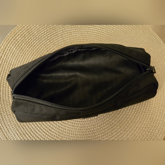 TUMI Alpha Zippered Pouch - Black - Picture 3 of 6